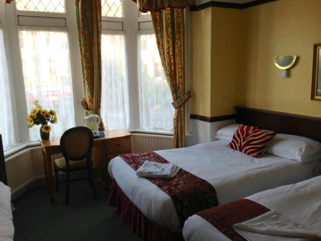 Penrhys Hotel Cardiff Exterior photo